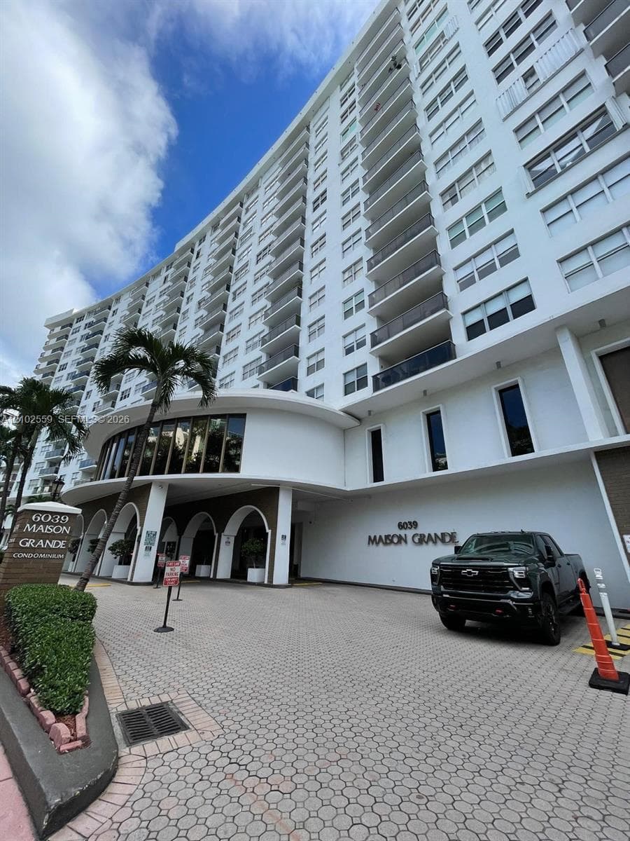 Maison Grande · #1006 in Miami Beach - Photo 37