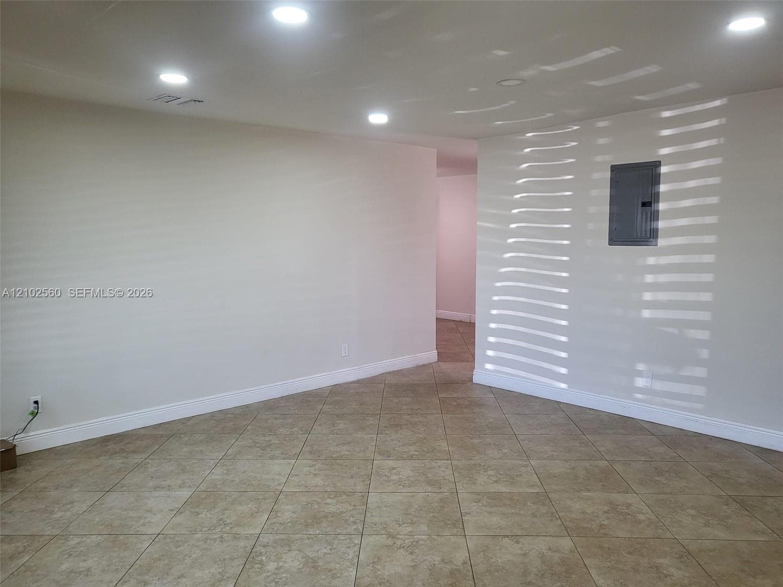 3700 NE 13th Ter photo 15