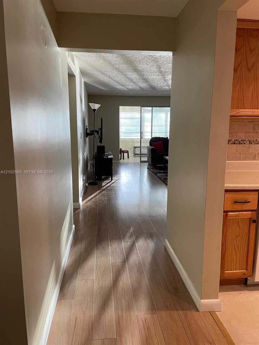 MEADOWBROOK LAKES VIEW CO · #201 in Dania Beach - Photo 9