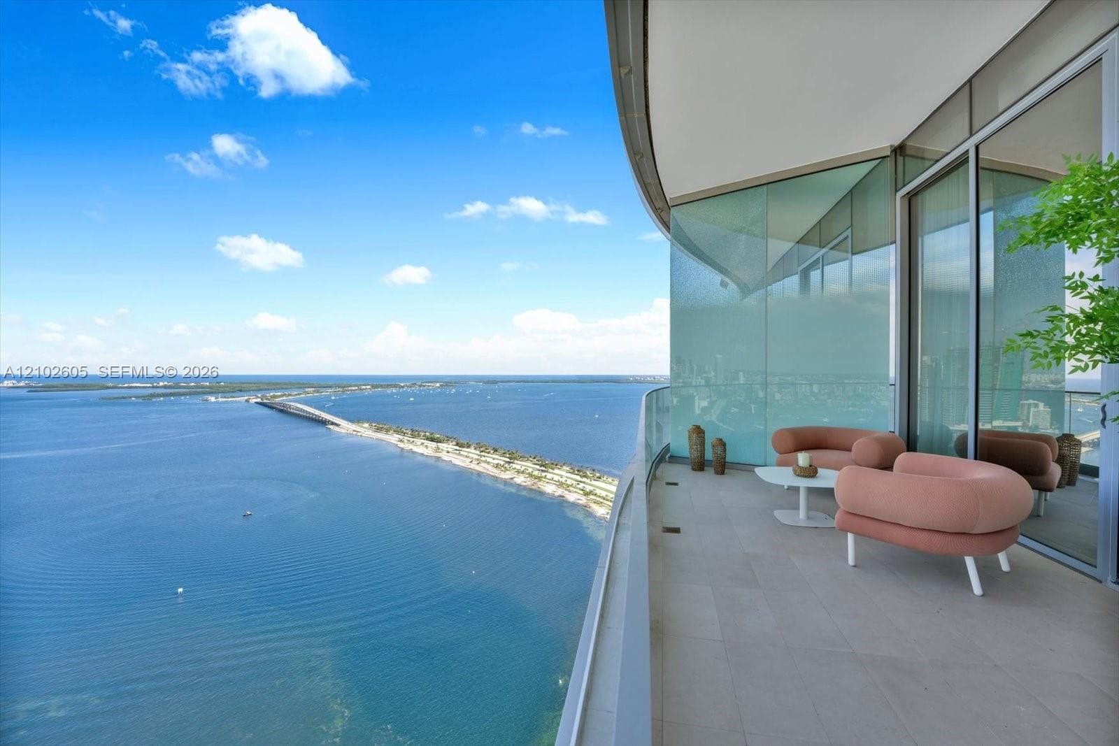 Una Residences · #3704 in Miami - Photo 12