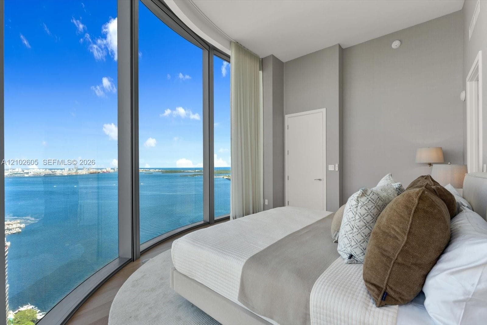 Una Residences · #3704 in Miami - Photo 7
