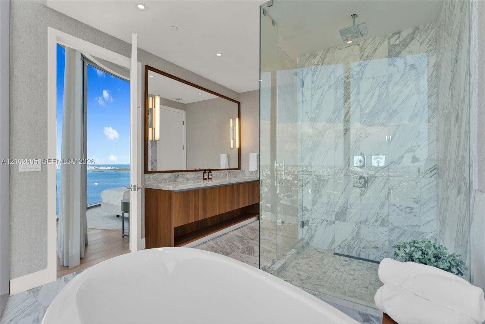 Una Residences · #3704 in Miami - Photo 10