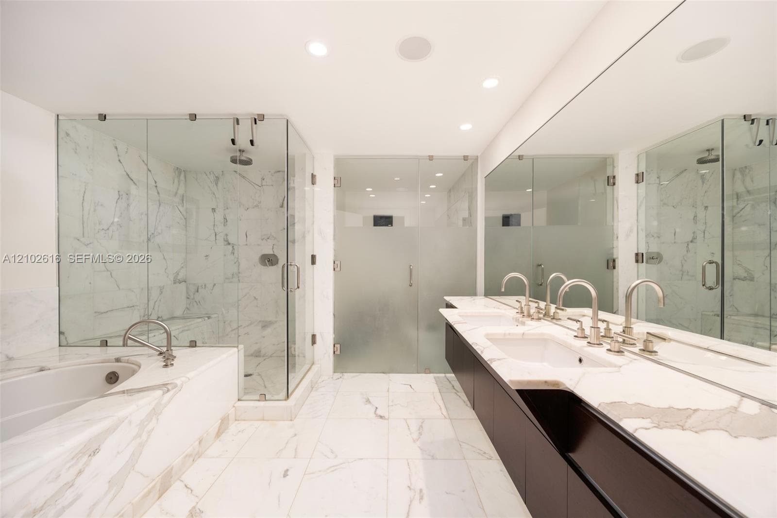 Grovenor House · #1803 in Miami - Photo 16