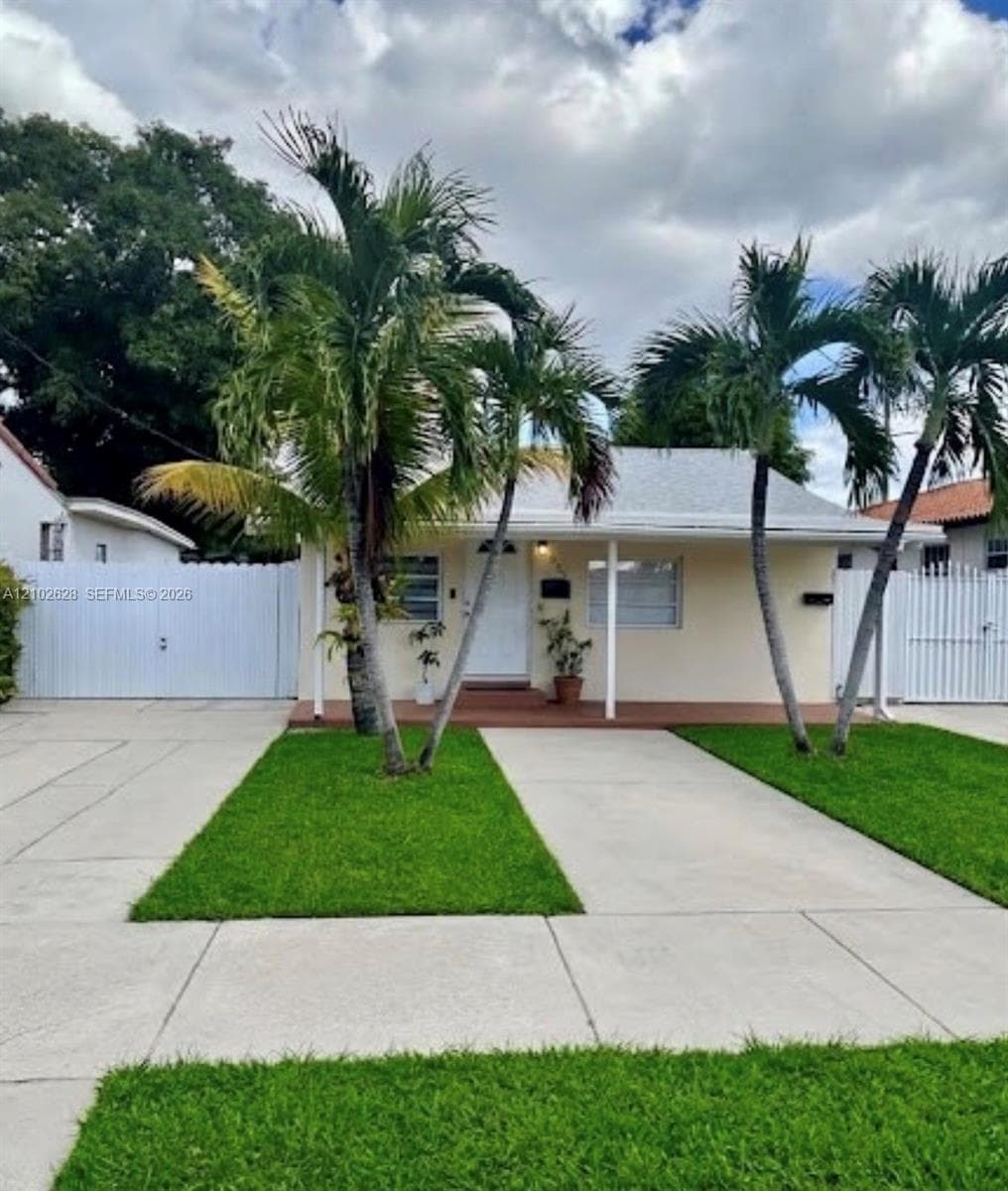521 NW 44th Ave photo 3