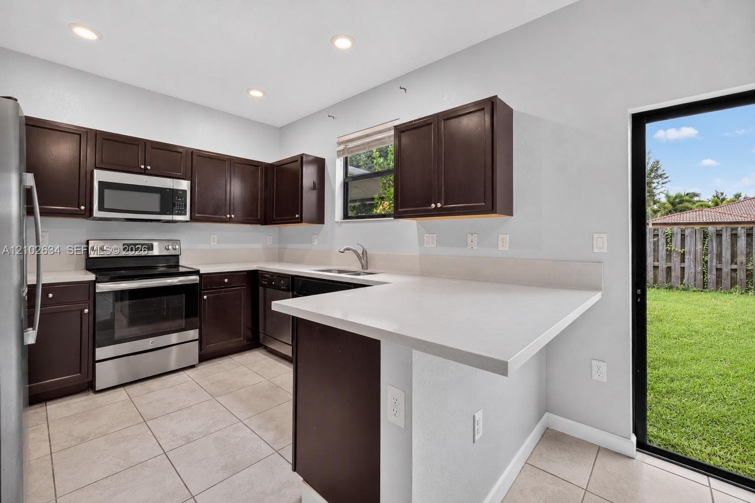 144 SE 37th Ter photo 23