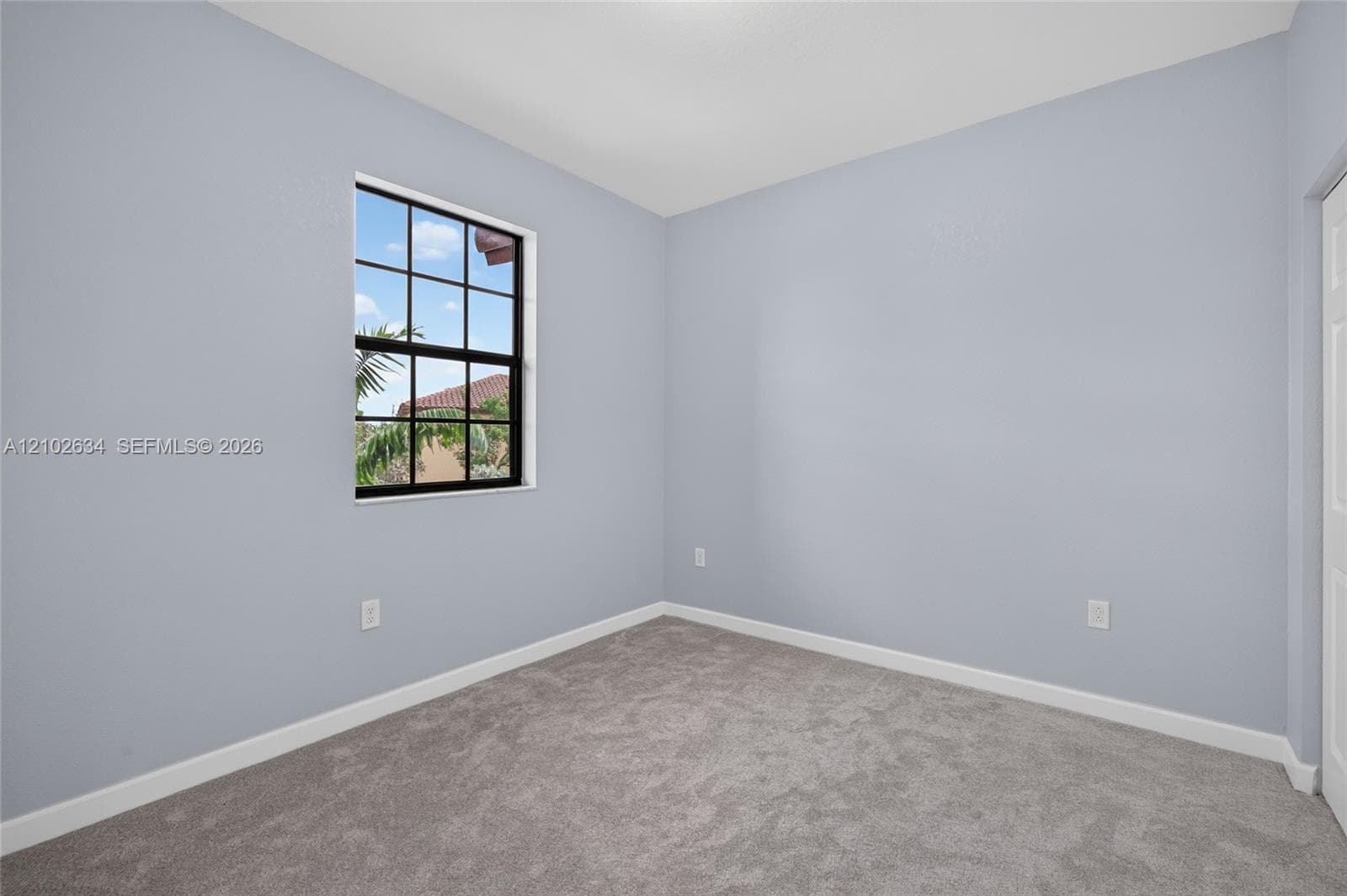 144 SE 37th Ter photo 32
