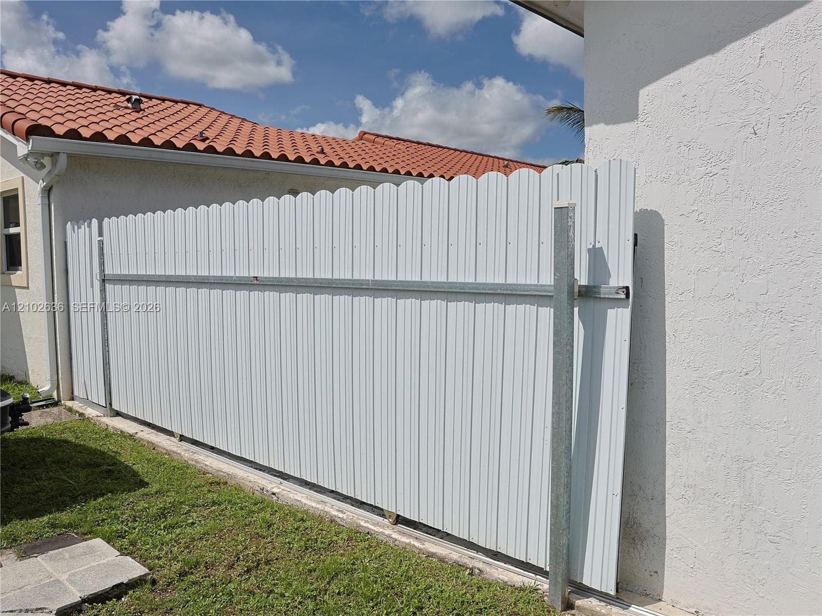 13555 SW 38th Ln photo 6