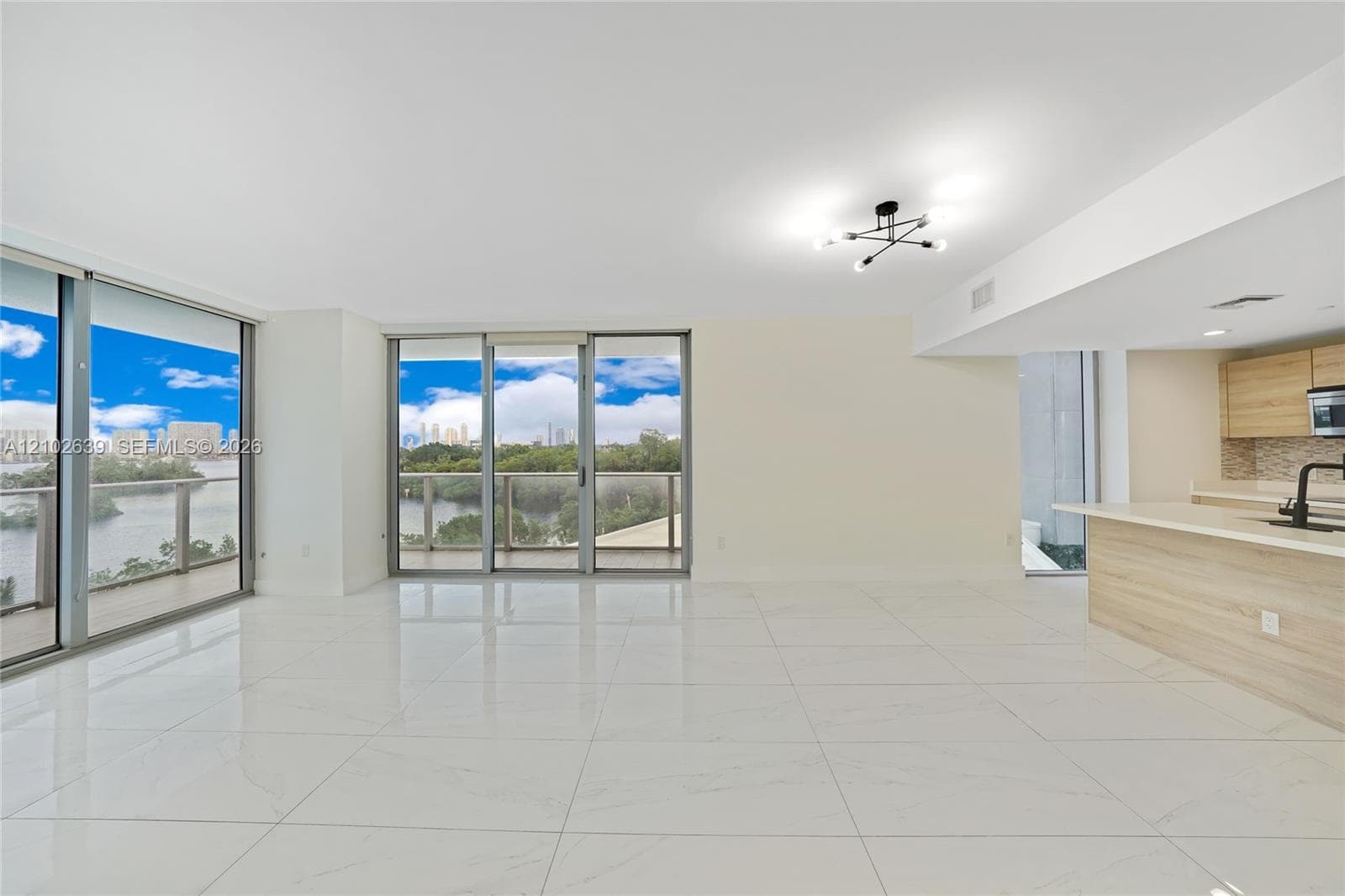 THE HARBOUR NORTH CONDO · #407 in North Miami Beach - Photo 7