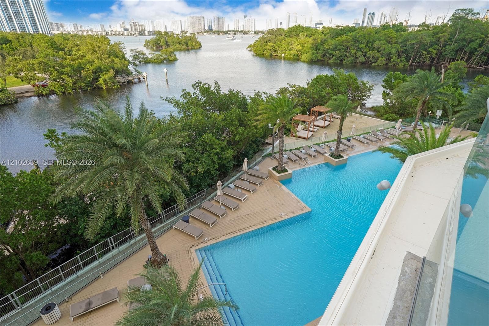 THE HARBOUR NORTH CONDO · #407 in North Miami Beach - Photo 35