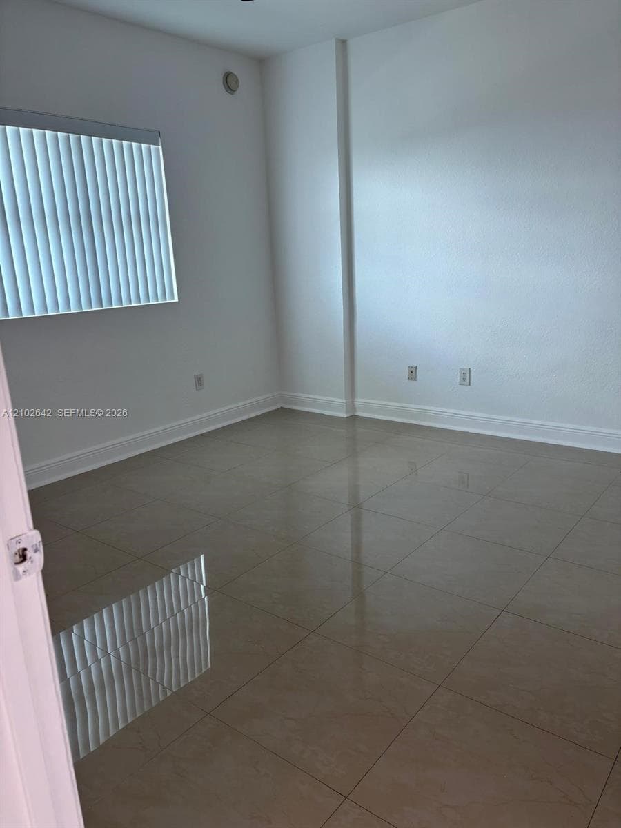 THE OAKS I CONDO · #1606 in North Miami - Photo 5