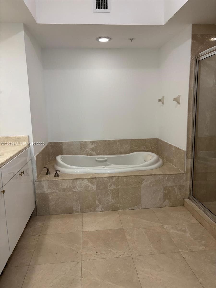 THE OAKS I CONDO · #1606 in North Miami - Photo 10