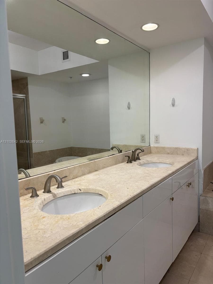 THE OAKS I CONDO · #1606 in North Miami - Photo 11