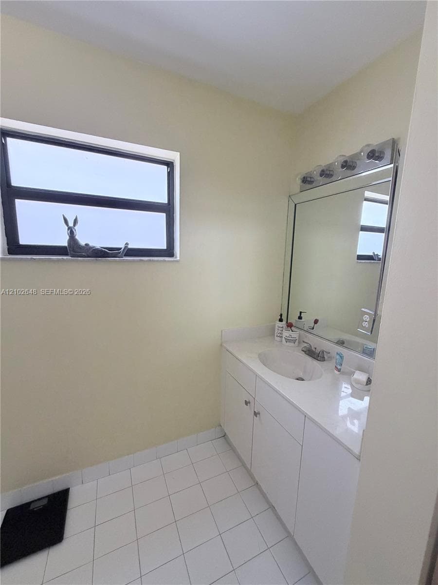 19040 NW 85th Ave photo 14