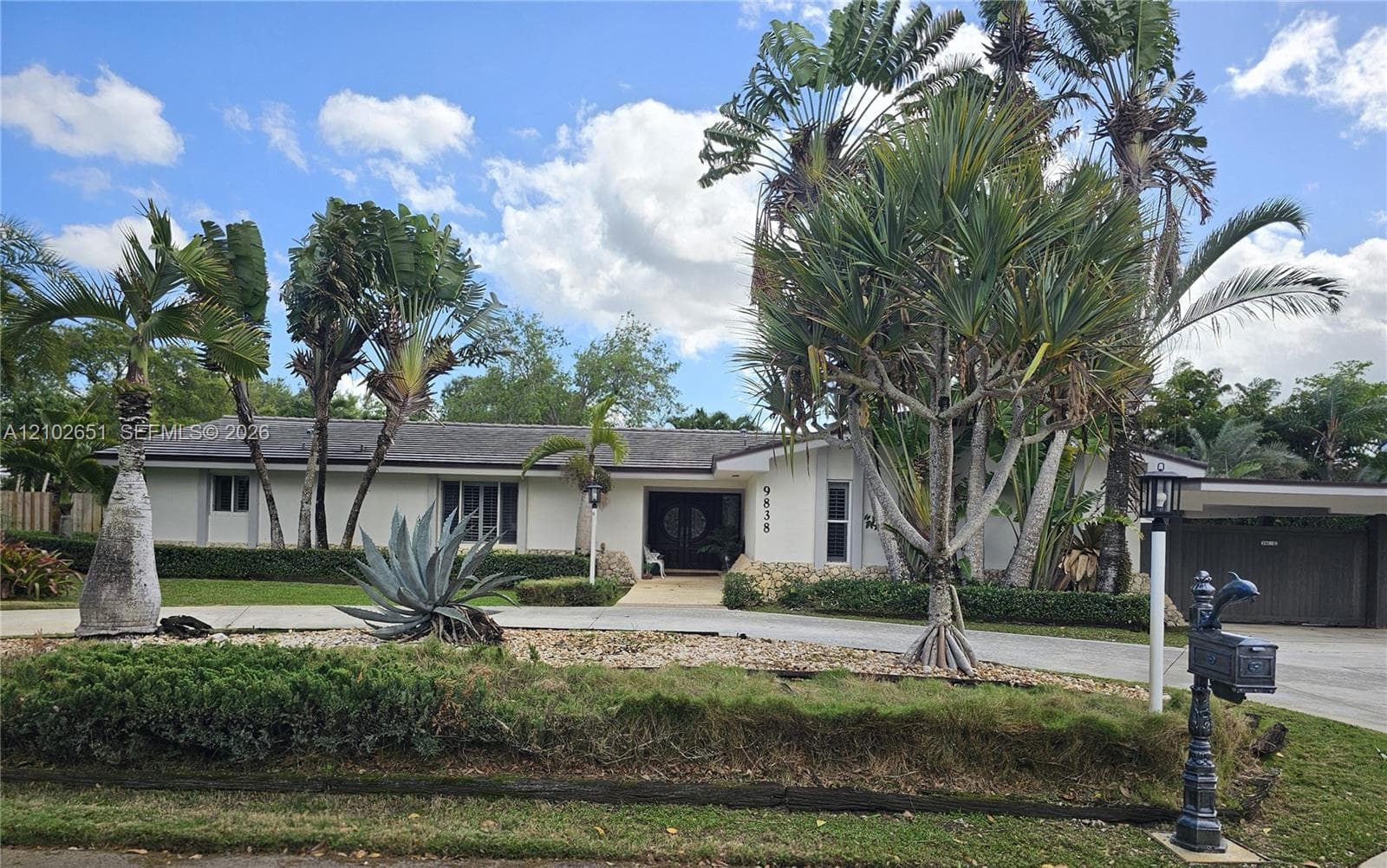 9838 SW 94th Ter photo 2