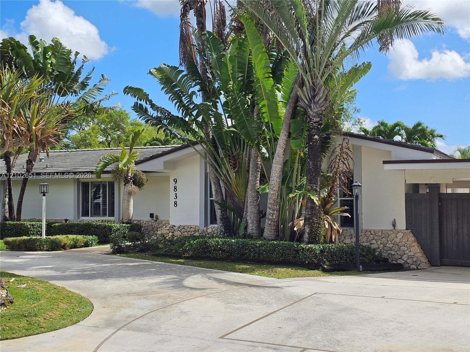 9838 SW 94th Ter photo 6