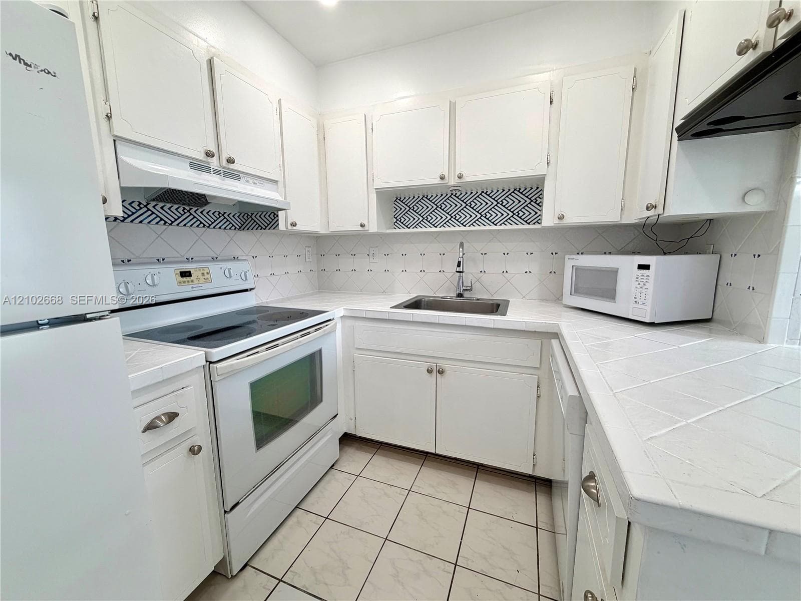 CARIBBEAN HOUSE CONDO · #204 in North Miami Beach - Photo 5