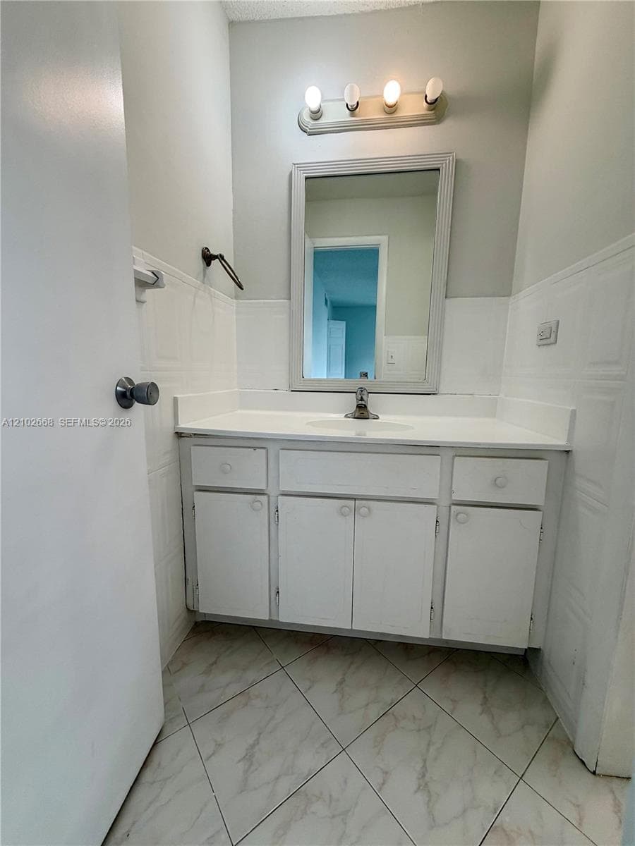 CARIBBEAN HOUSE CONDO · #204 in North Miami Beach - Photo 14