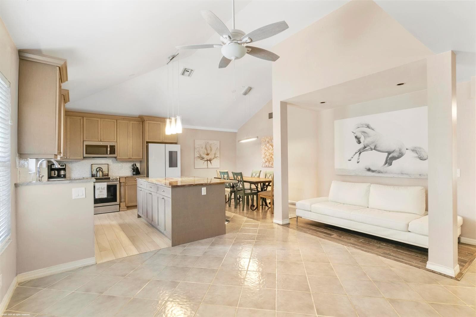 13477 Fountain View Blvd 008