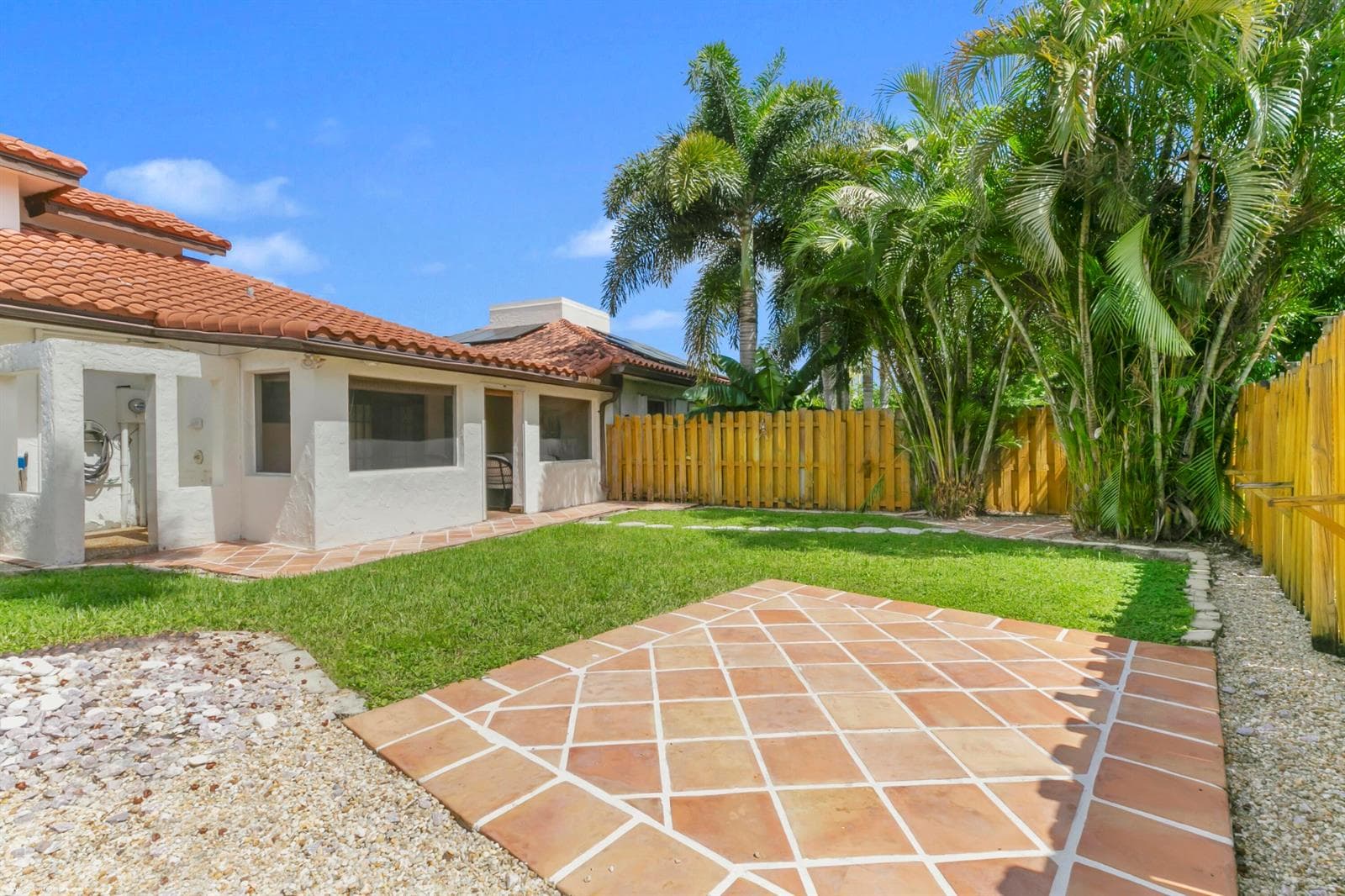 13477 Fountain View Blvd 024
