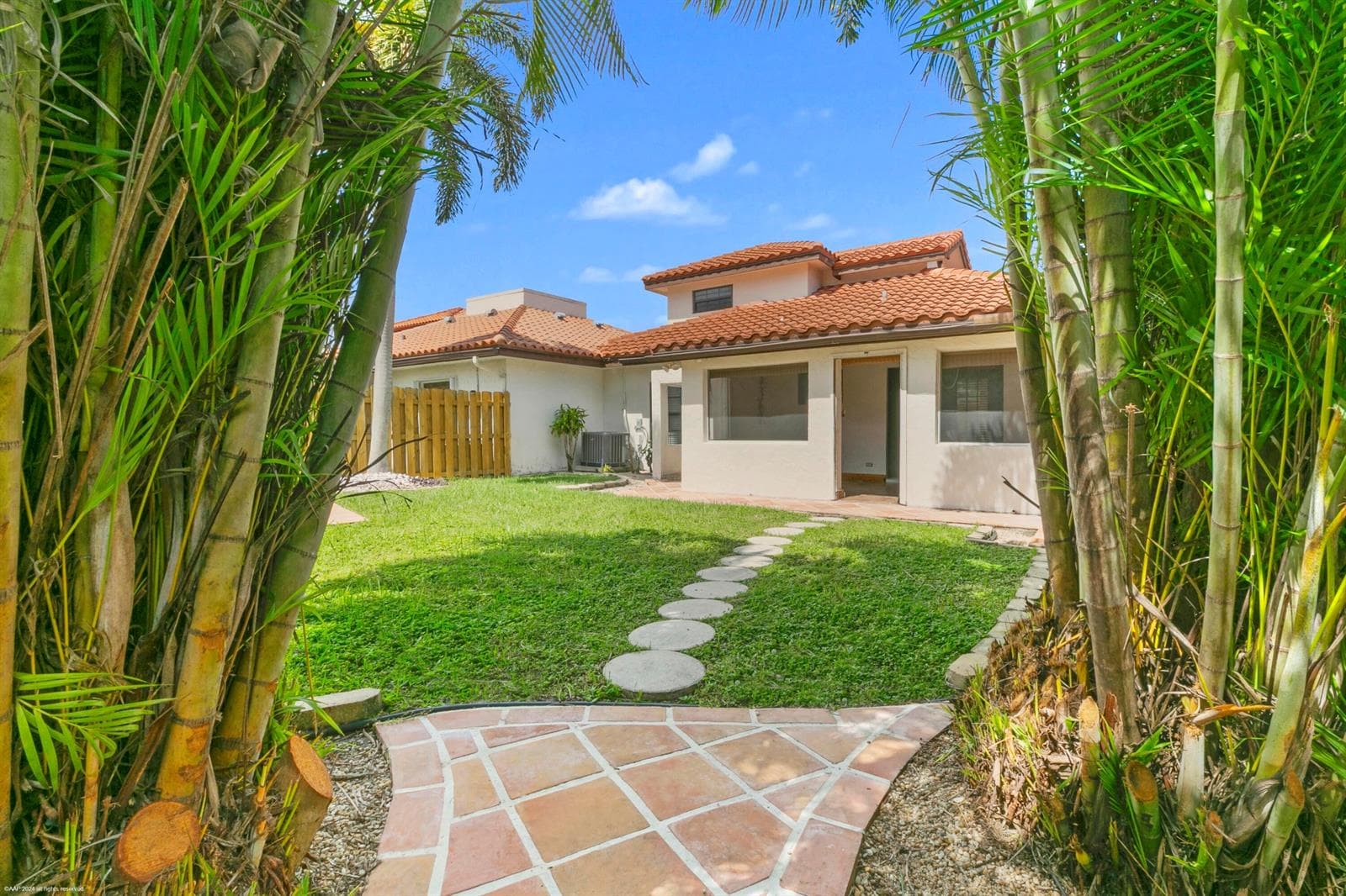13477 Fountain View Blvd 025
