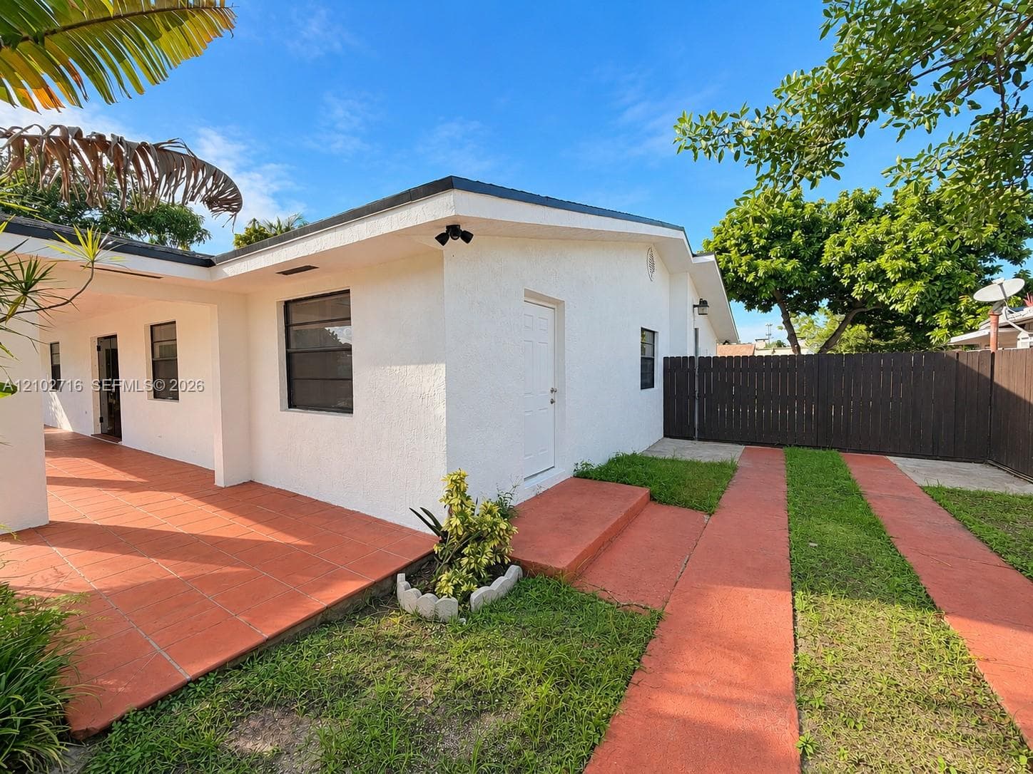 11461 SW 193rd St photo 4