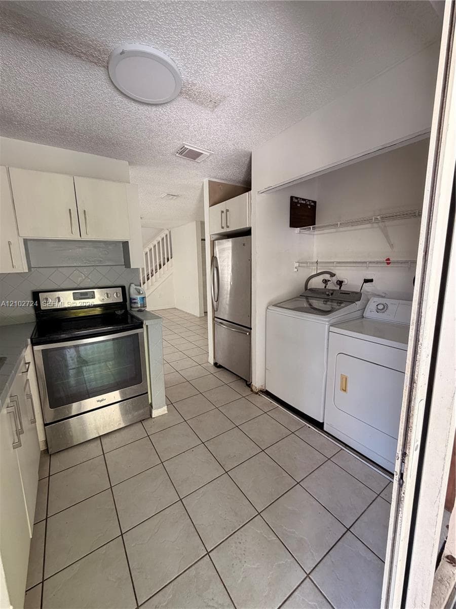 18674 SW 100th Ave #18674 photo 3
