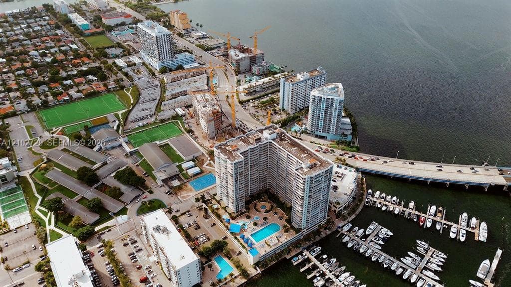 Grandview Palace · #PH124 in North Bay Village - Photo 46