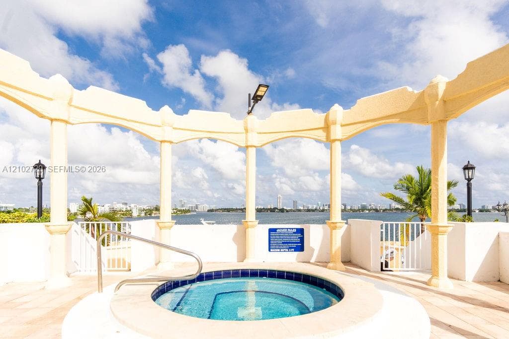 Grandview Palace · #PH124 in North Bay Village - Photo 32