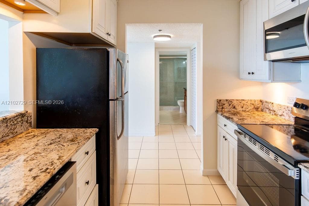 Grandview Palace · #PH124 in North Bay Village - Photo 21