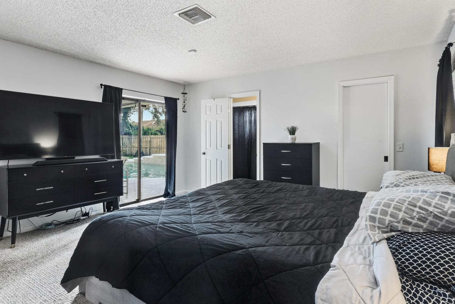018-021-4852 Sugar Pine Dr-1499x1000