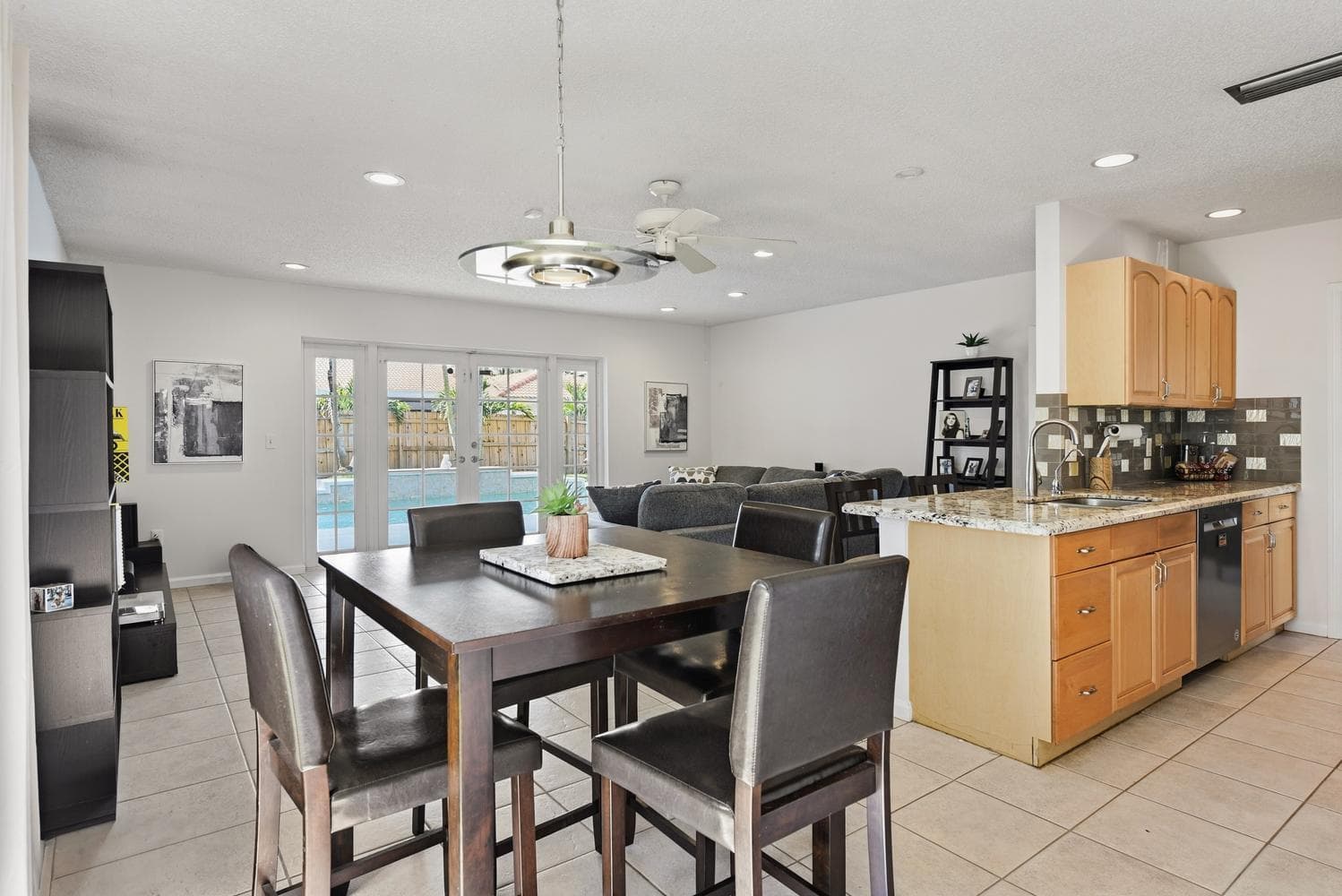 014-032-4852 Sugar Pine Dr-1499x1000