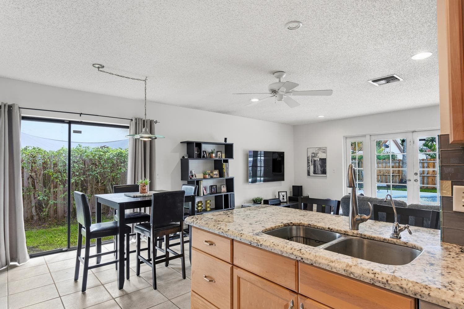 011-031-4852 Sugar Pine Dr-1499x1000