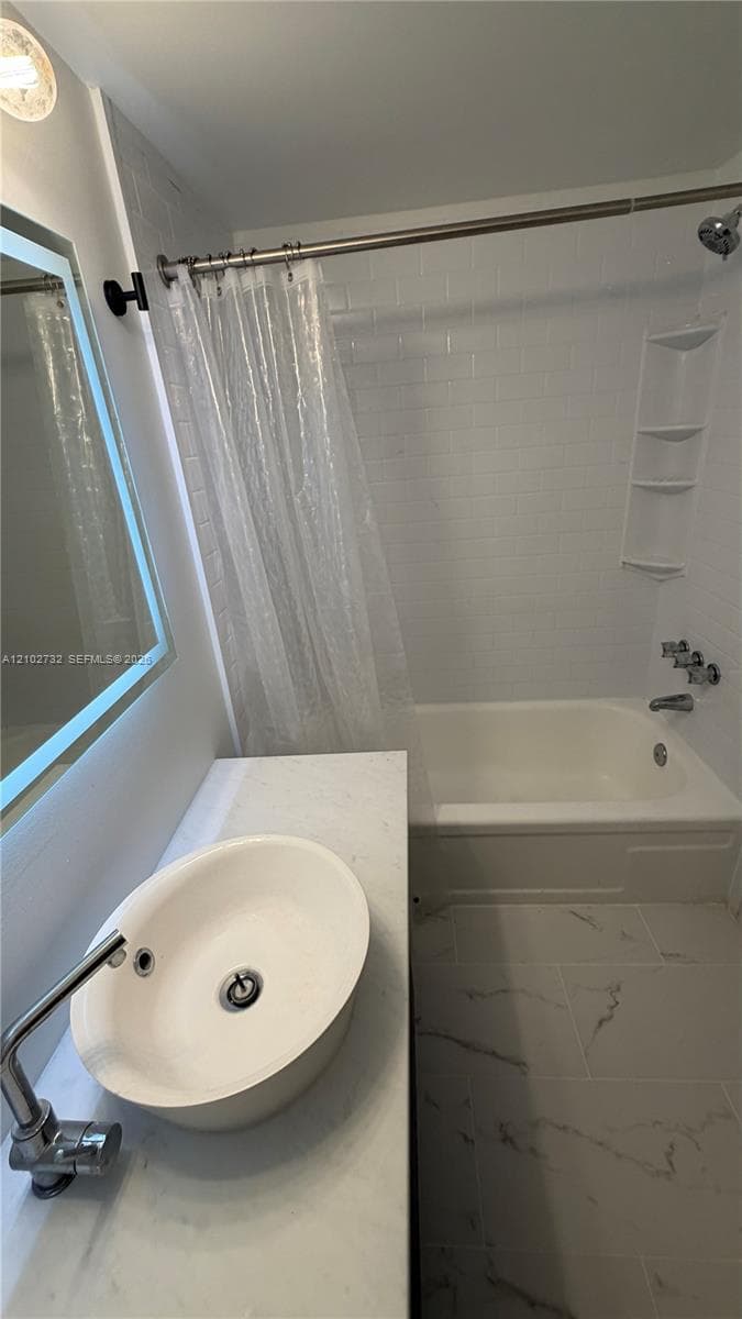 COMMODORE PLAZA CONDO · #2106 in Aventura - Photo 17