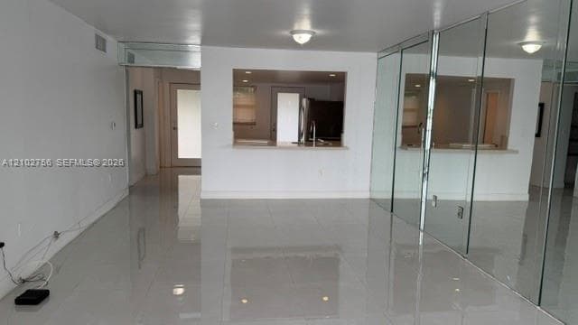 ROYAL BAHAMIAN EAST CONDO · #208 in Miami - Photo 10