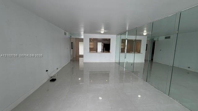 ROYAL BAHAMIAN EAST CONDO · #208 in Miami - Photo 11