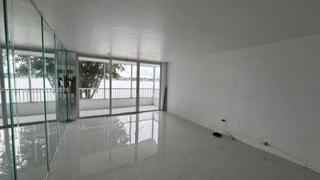 ROYAL BAHAMIAN EAST CONDO · #208 in Miami - Photo 8