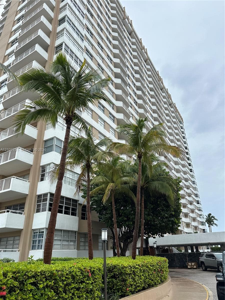 THE HEMISPHERES · #5F in Hallandale Beach - Photo 35