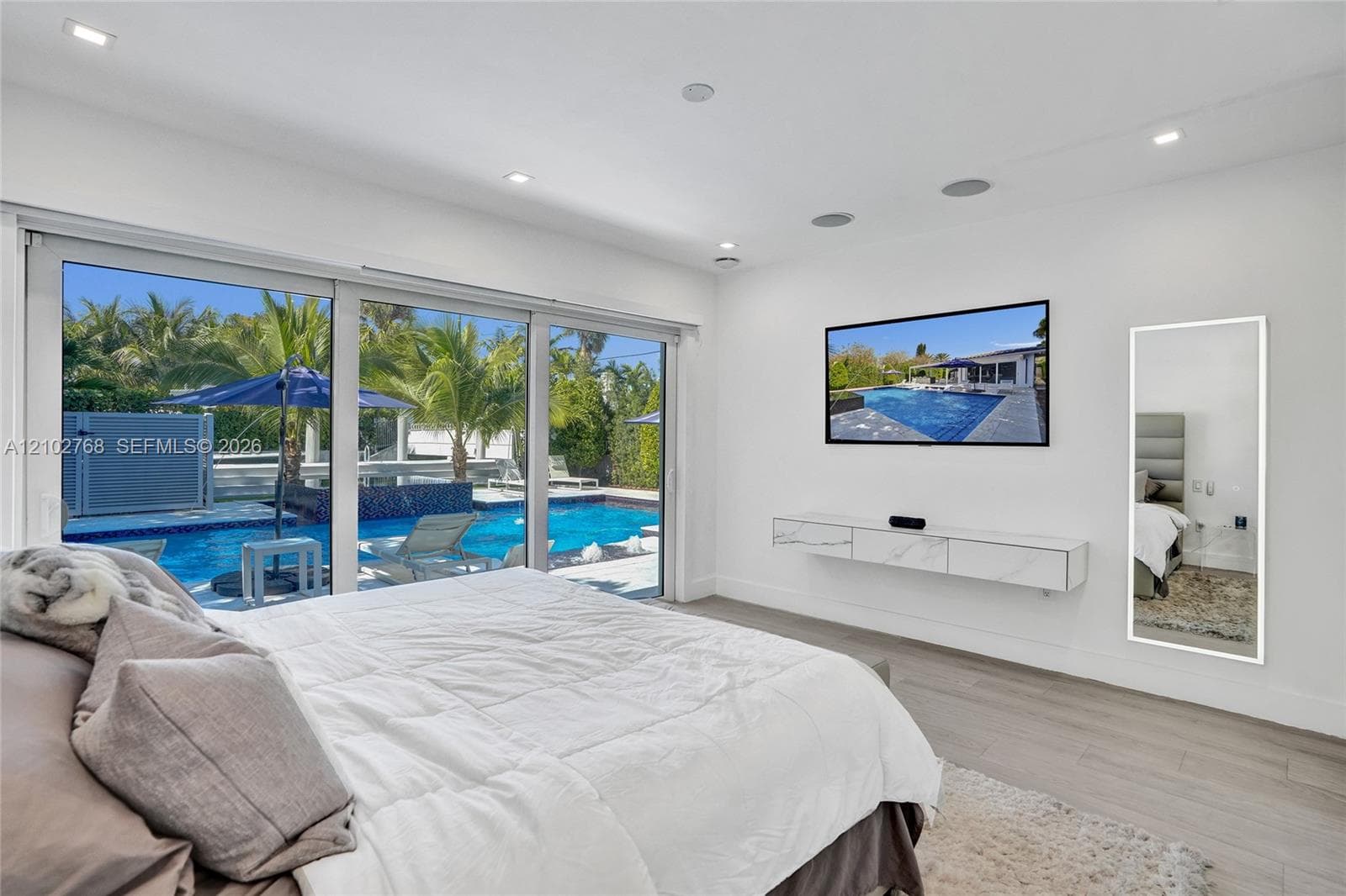 7640 Bayside Ln photo 23