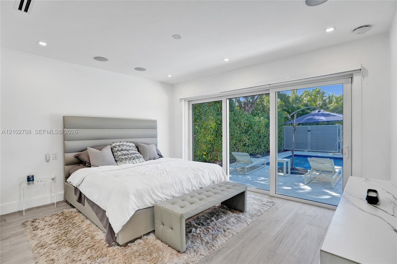 7640 Bayside Ln photo 12