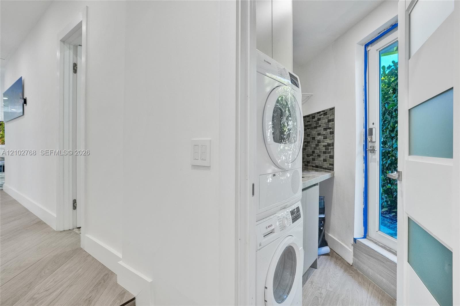 7640 Bayside Ln photo 11