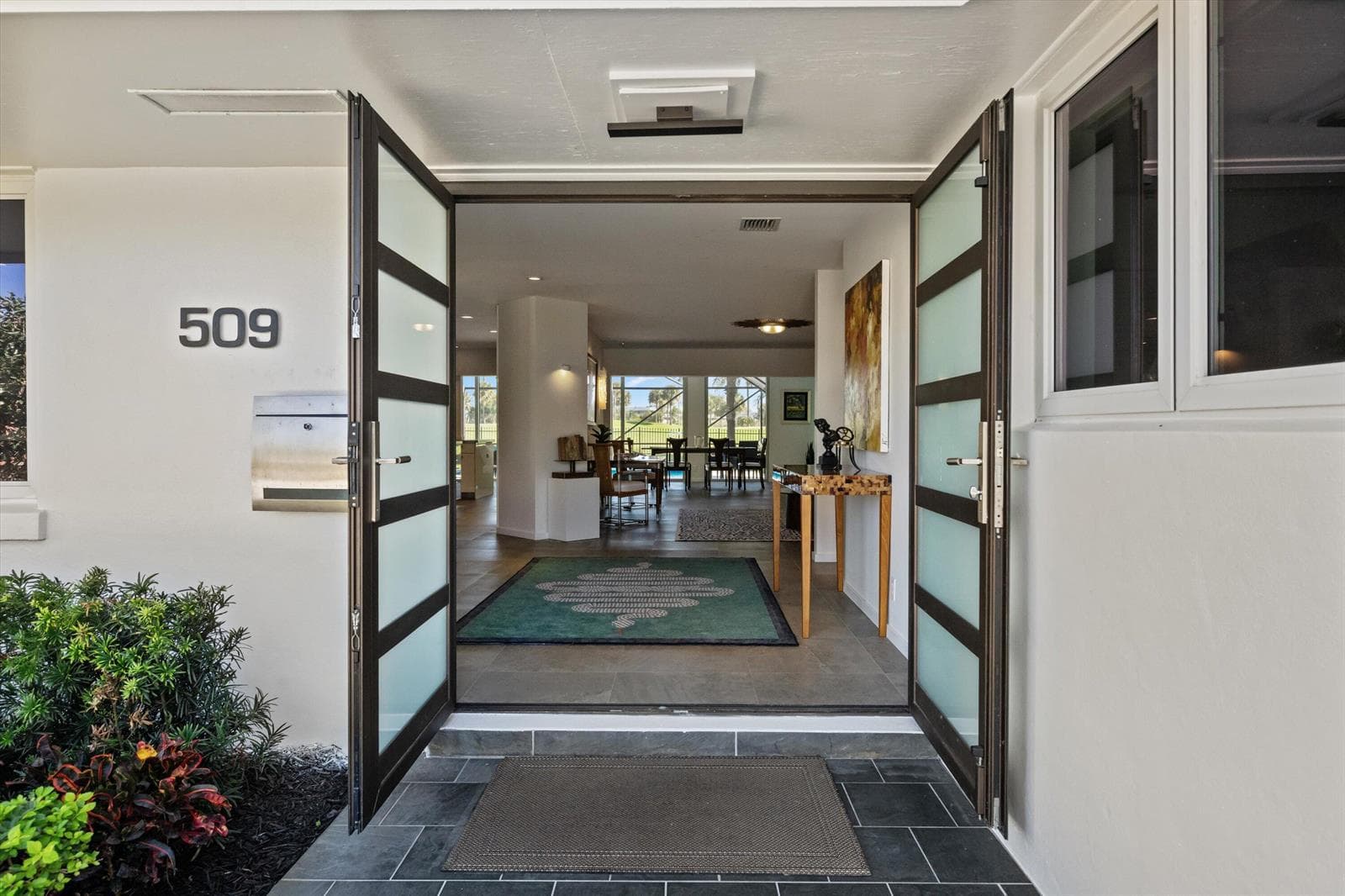 Double entry door