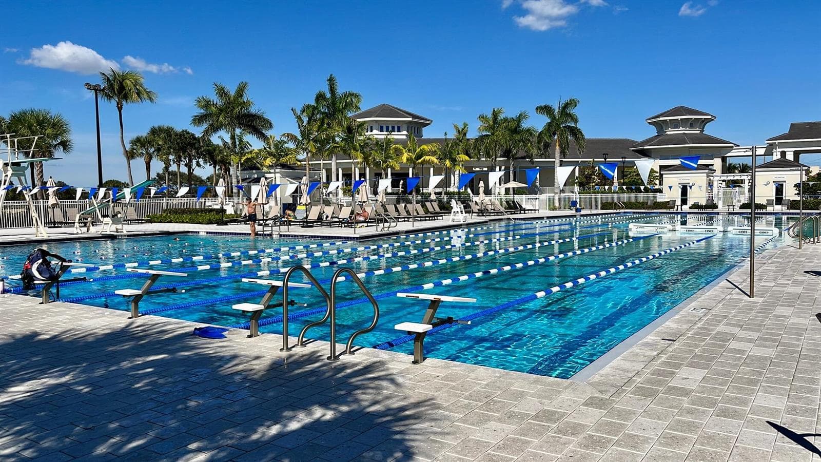 Country Club Pool