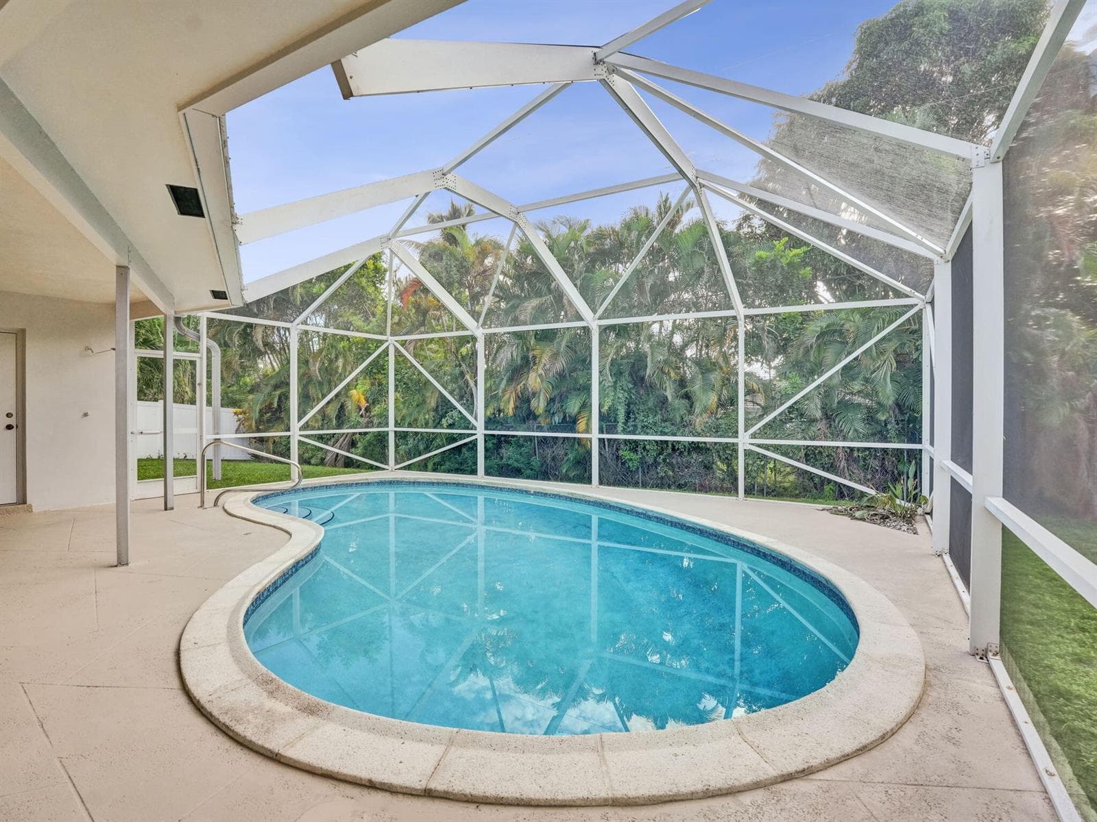 Patio / Pool 2