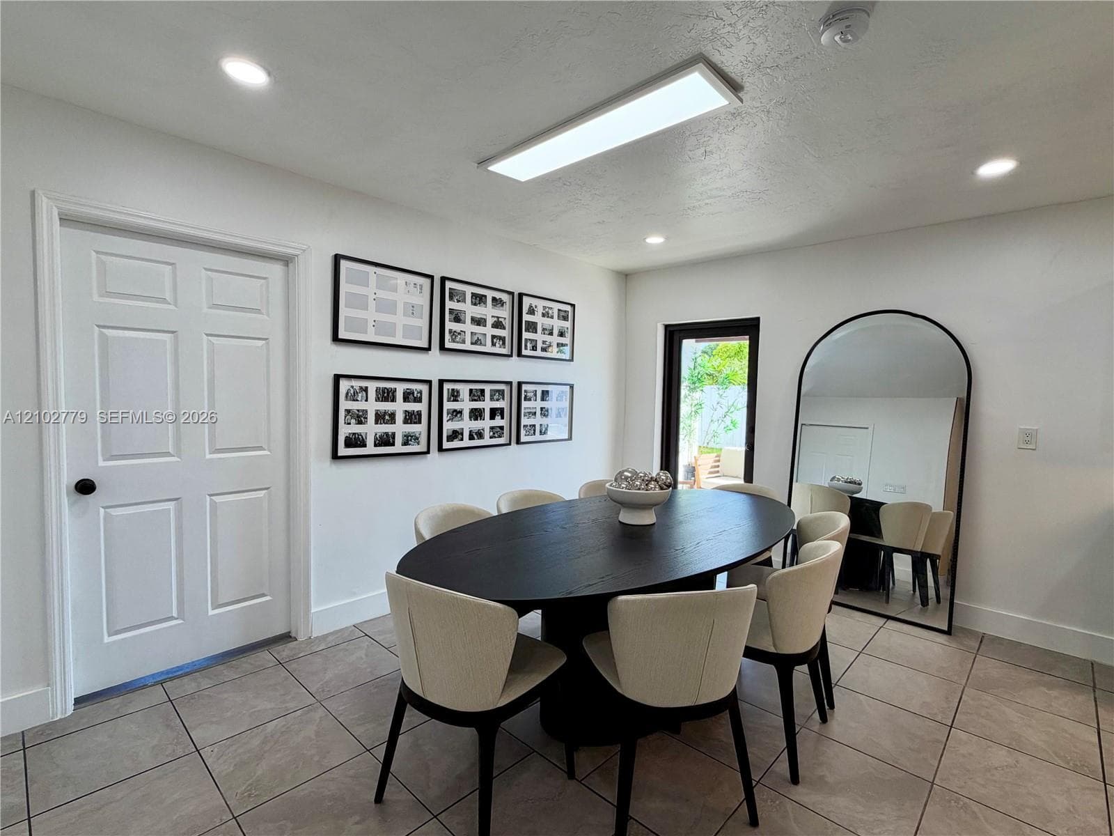 14643 SW 104th Ave photo 3