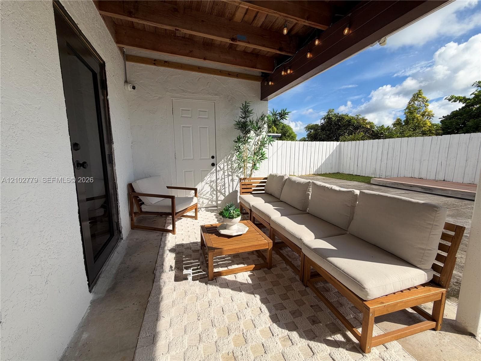 14643 SW 104th Ave photo 5