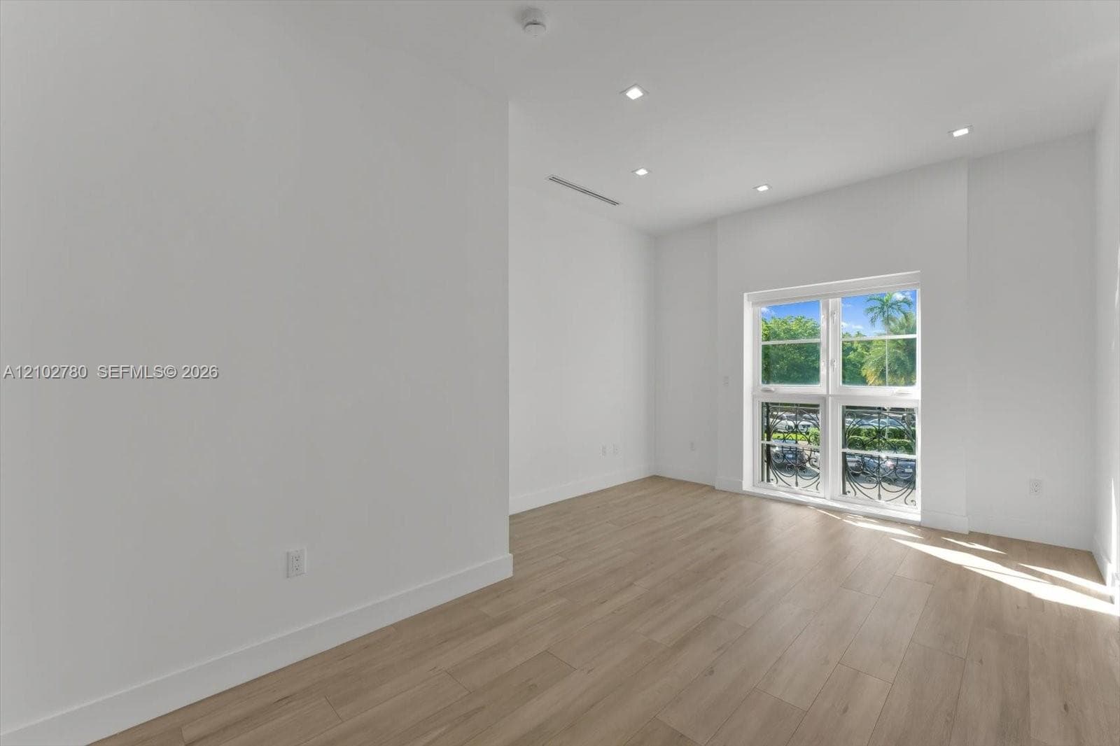 315 Santander Ave #315 photo 16
