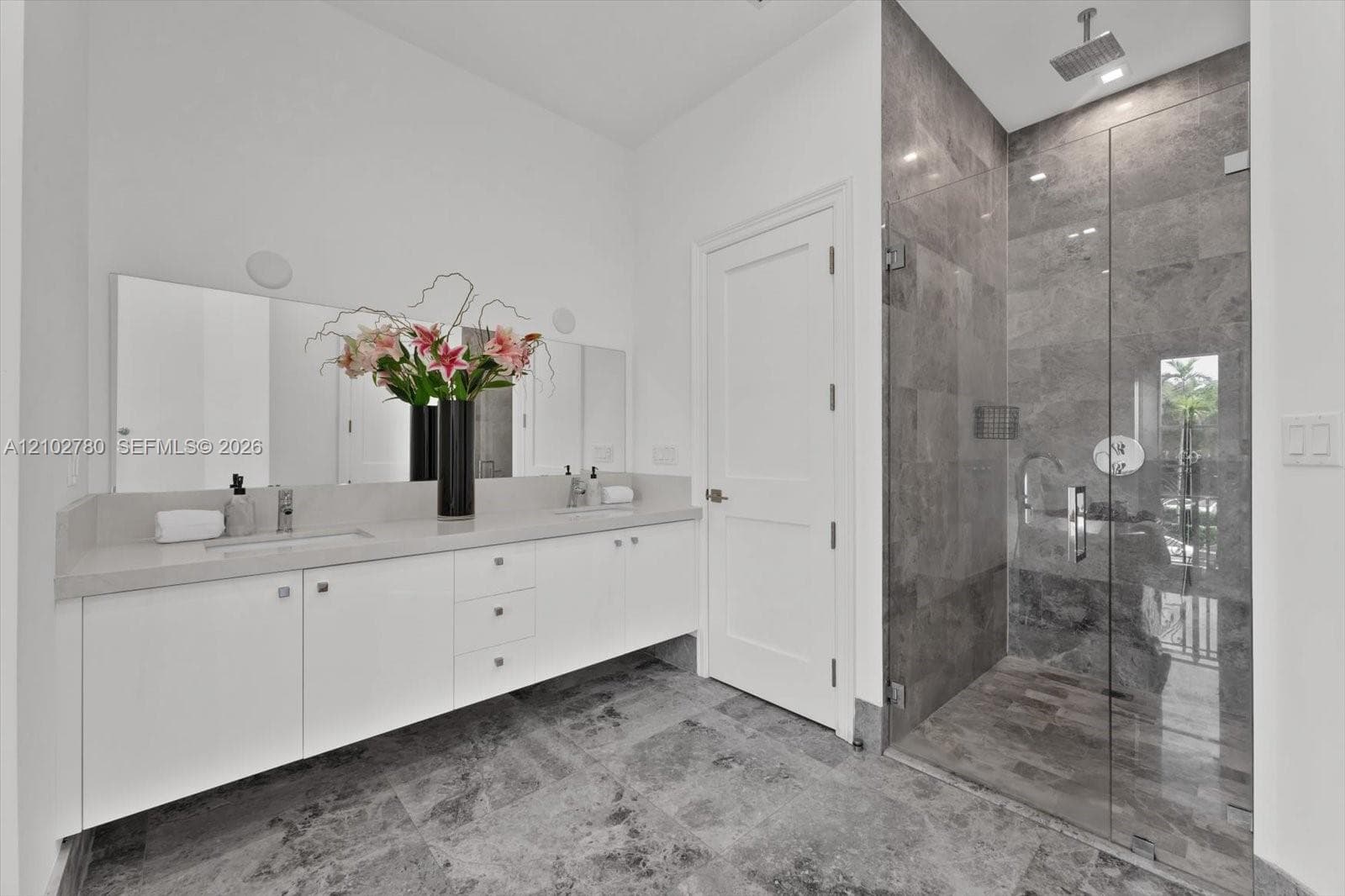 315 Santander Ave #315 photo 14