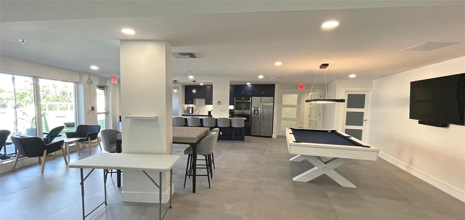 COMMUNITY ROOM