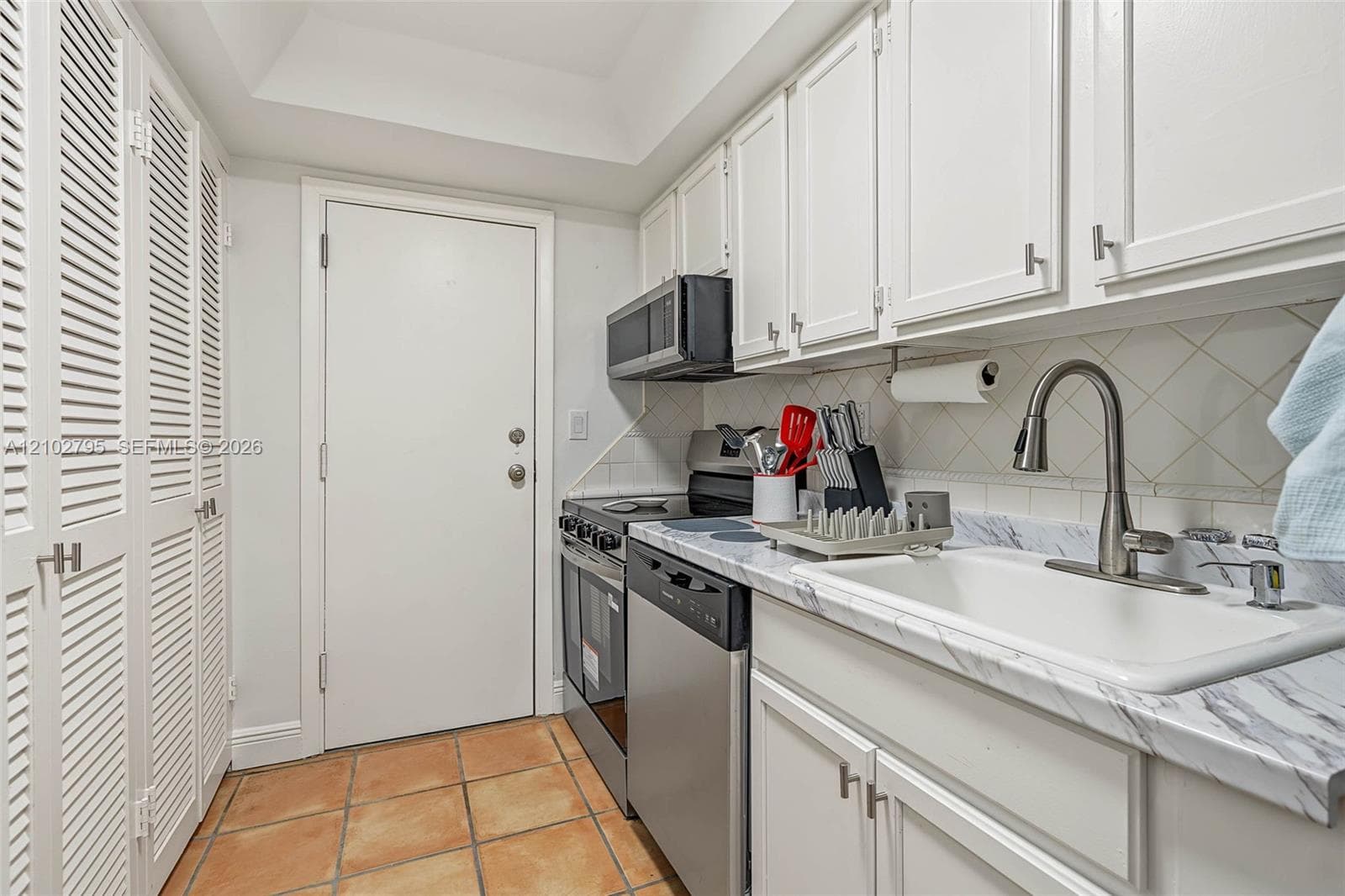 GOVERNORS LODGE ASSOC CON · #1B in Key Biscayne - Photo 11