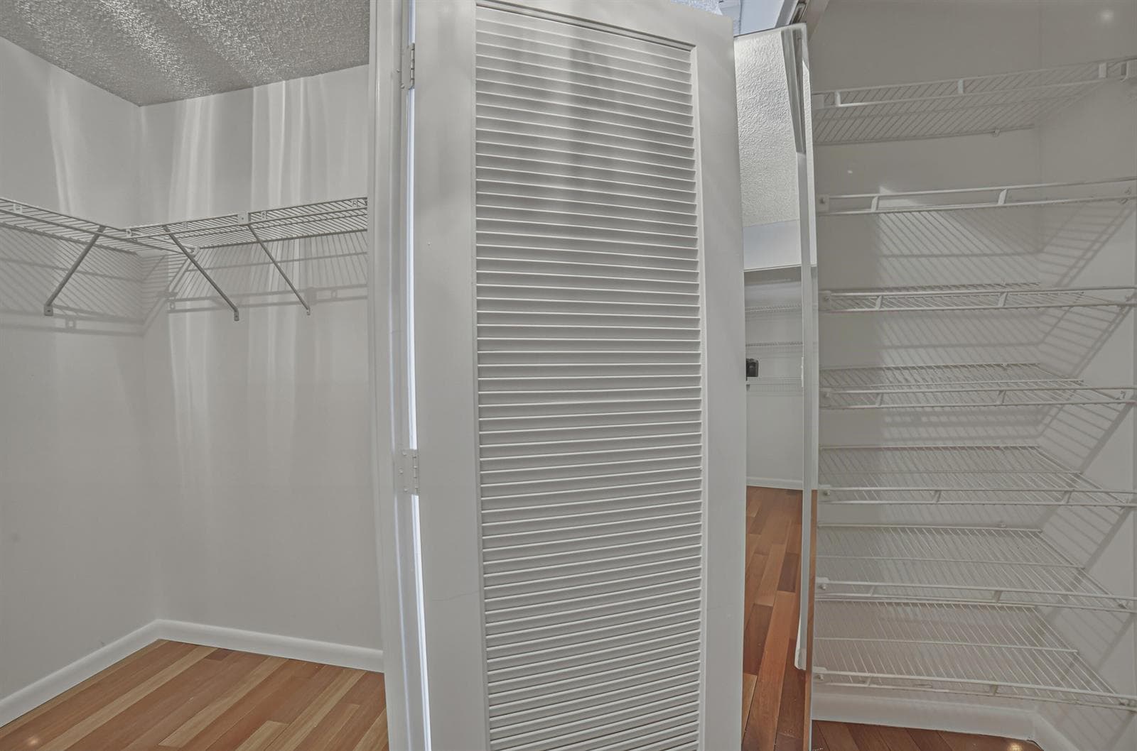 Bedroom1-Closet